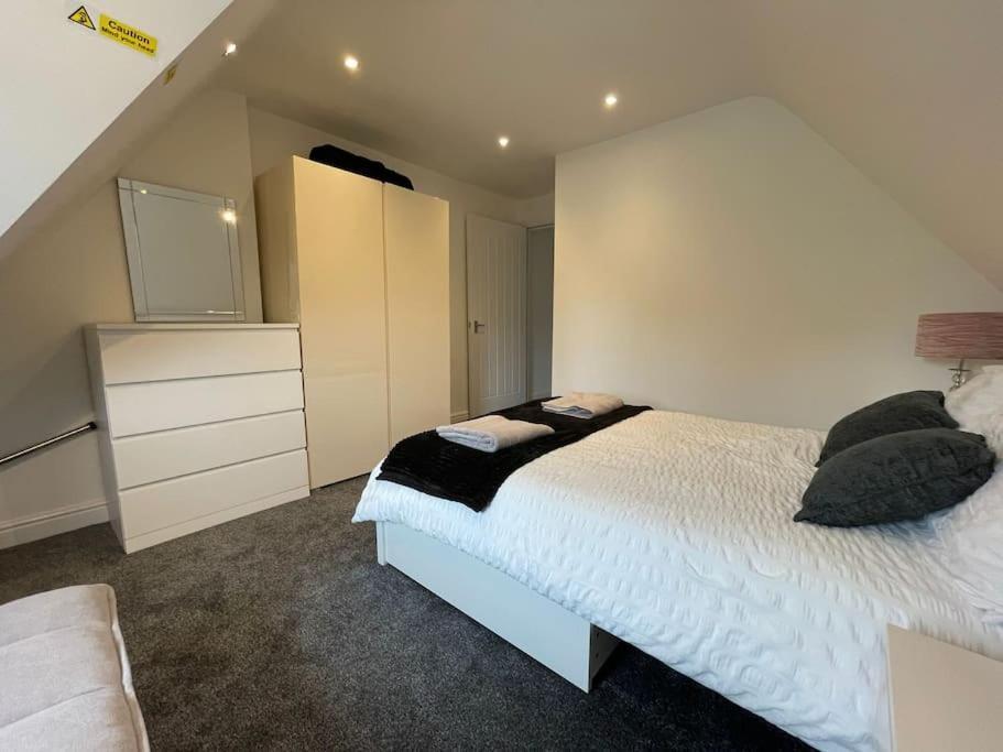Rosey Lodge -1Bedroom Cousy Flat - Parking, Netflix, Wifi - Close To Blenheim Palace & Oxford - F5 Kidlington Dış mekan fotoğraf