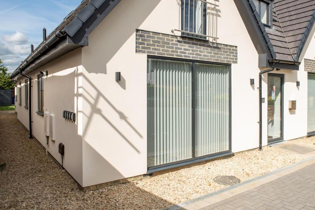 Rosey Lodge -1Bedroom Cousy Flat - Parking, Netflix, Wifi - Close To Blenheim Palace & Oxford - F5 Kidlington Dış mekan fotoğraf
