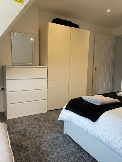 Rosey Lodge -1Bedroom Cousy Flat - Parking, Netflix, Wifi - Close To Blenheim Palace & Oxford - F5 Kidlington Dış mekan fotoğraf