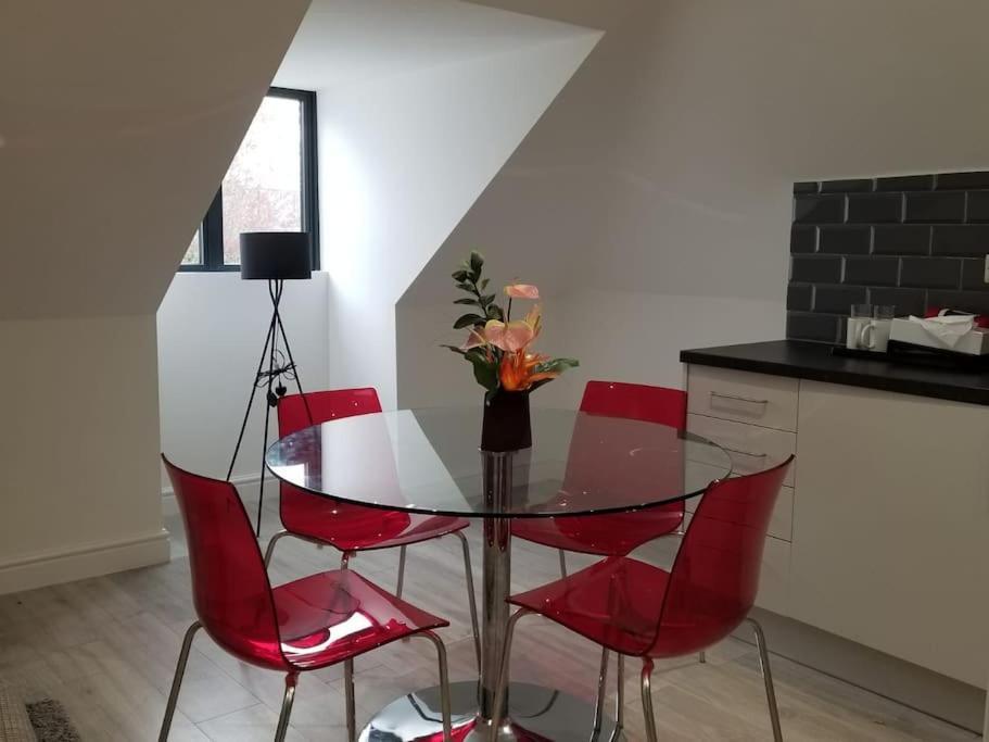 Rosey Lodge -1Bedroom Cousy Flat - Parking, Netflix, Wifi - Close To Blenheim Palace & Oxford - F5 Kidlington Dış mekan fotoğraf