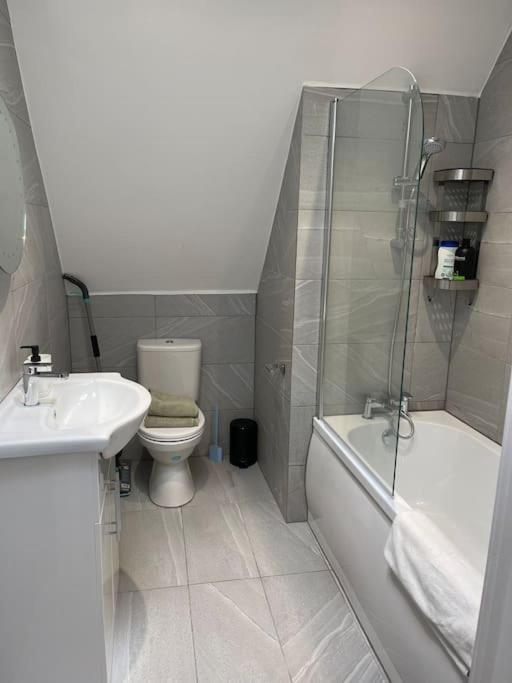Rosey Lodge -1Bedroom Cousy Flat - Parking, Netflix, Wifi - Close To Blenheim Palace & Oxford - F5 Kidlington Dış mekan fotoğraf