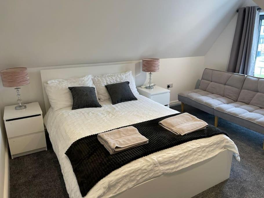 Rosey Lodge -1Bedroom Cousy Flat - Parking, Netflix, Wifi - Close To Blenheim Palace & Oxford - F5 Kidlington Dış mekan fotoğraf