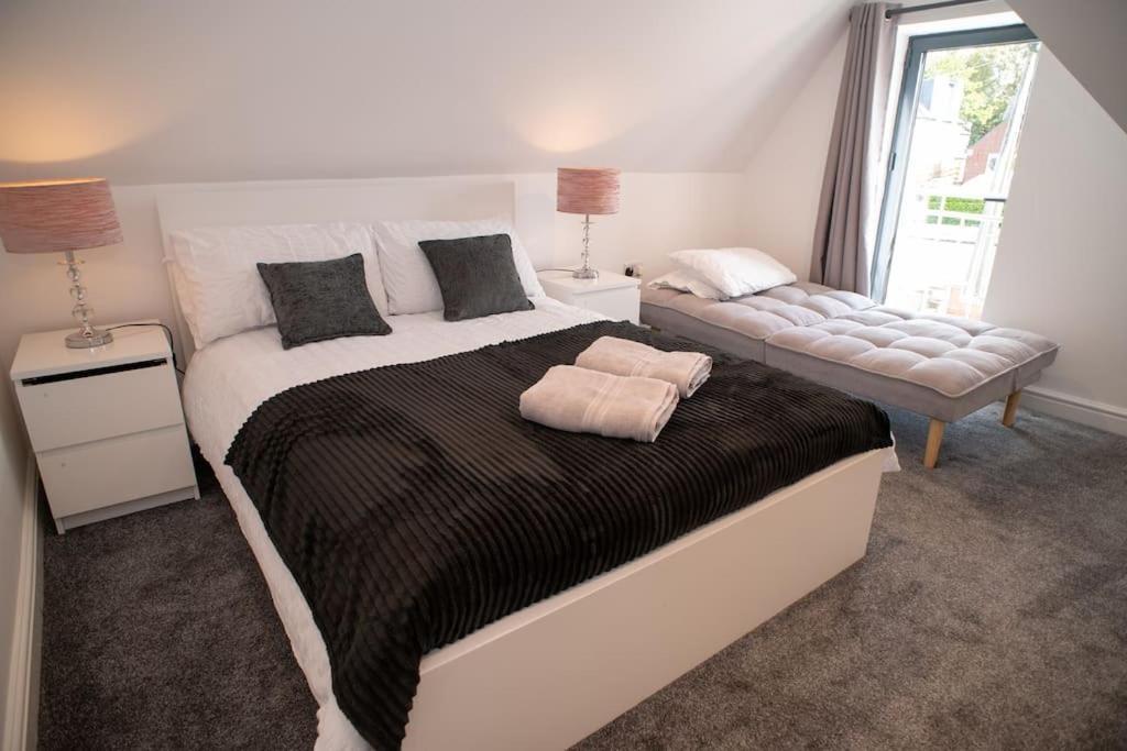 Rosey Lodge -1Bedroom Cousy Flat - Parking, Netflix, Wifi - Close To Blenheim Palace & Oxford - F5 Kidlington Dış mekan fotoğraf